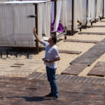 Facet z Mavic lata wokół kozłów na płatnej plaży - Street tattoo nr 04 - 06.12.2020 dla 3 osób