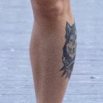 وشم مع ذئب أسفل ساق الفتاة - وشم الشارع 14/09/2020 - 2