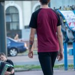 وشم مع ملاحظات وألوان قوس قزح على معصم رجل - وشم الشارع 09/14/2020-4