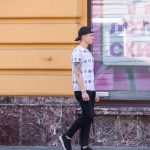 وشم الريش على كتف الرجل الأيمن - وشم الشارع 09/14/2020-5