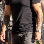 وشم النمر مع الزهور ومحرك دراجة نارية على يد رجل - شارع الوشم 14/09 / 2020-5