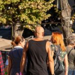 وشم الموت الذي يظهر الإصبع الأوسط على الكتف الأيمن للرجل - وشم الشارع 09/14/2020 - 8