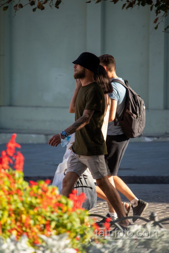 وشم مع صورة لفتاة على الذراع اليسرى لشاب - وشم الشارع 09/14/2020 - 1