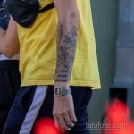 زهرة وشم مفتاح على الذراع اليسرى لشاب - وشم الشارع 09/14/2020 - 8