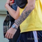زهرة وشم رئيسي على الذراع اليسرى لشاب - وشم الشارع 09/14/2020 - 9