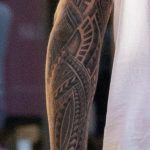 وشم مع أنماط وخطوط على اليد اليسرى للرجل - وشم الشارع 09/14/2020 - 6