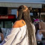 جودة منخفضة - وشم قديم بهيروغليفية على كتف الفتاة الأيسر - وشم الشارع 09/14/2020-4