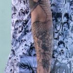 وشم بالورود على الذراع اليسرى لرجل - وشم شارع 09/14/2020 - 2