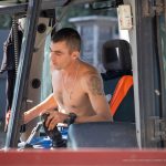 Zdjęcie nieudanego tatuażu (partak) z tygrysem na lewym ramieniu kierowcy ciągnika - 17.09.2020 - 2