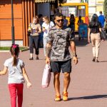 Maska japońskiego wojownika demonów w tatuażu na ramieniu faceta - 17.09.2020 - 2