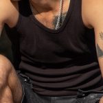 Tatuaż las i sowa z bransoletką na ramieniu mężczyzny - 17.09.2020 - 9