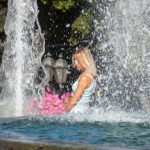 Zdjęcia osób przy fontannie w pobliżu Opery - 17.09.2020 - 1