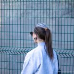 Tatuaż Skorpion za uchem dziewczynki i napis na szyi - SIYAY - 17.09.2020 - 3