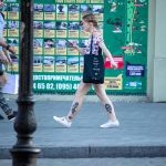 Tatuaż serce z kwiatowym wężem i portretem dziewczynki na nodze - 17.09.2020 - 11