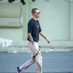 Oldschoolowy tatuaż na prawym ramieniu faceta - 17.09.2020 - 1