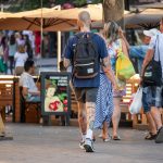 Tatuaż z portretami kosmitki na dole nogi faceta - 17.09.2020 - 11