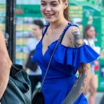 Tatuaż w stylu treshpolka z portretem dziewczynki na lewym ramieniu i ramieniu młodej dziewczyny - 5