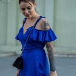 Tatuaż w stylu treshpolka z portretem dziewczynki na lewym ramieniu i ramieniu młodej dziewczyny - 11