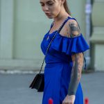 Tatuaż w stylu treshpolka z portretem dziewczynki na lewym ramieniu i ramieniu młodej dziewczyny - 10