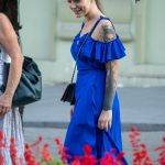 Tatuaż w stylu treshpolka z portretem dziewczynki na lewym ramieniu i ramieniu młodej dziewczyny - 13