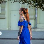 Tatuaż w stylu treshpolka z portretem dziewczynki na lewym ramieniu i ramieniu młodej dziewczyny - 17