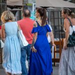 Tatuaż w stylu treshpolka z portretem dziewczynki na lewym ramieniu i ramieniu młodej dziewczyny - 27