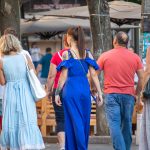 Tatuaż w stylu treshpolka z portretem dziewczynki na lewym ramieniu i ramieniu młodej dziewczyny - 29