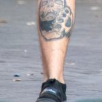 Tatuaż czaszki i mosiężnych kostek na dole lewej nogi faceta - 17.09.2020 - 5