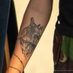 Zdjęcie tatuażu z sercem w lodzie na prawym przedramieniu dziewczyny - 17.09.2020 - 7