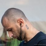 Tatuaż z literą g na lewej szyi mężczyzny - 17.09.2020 - 2