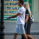 Tatuaż przedstawiający dziewczynę klauna na dłoni mężczyzny - 17.09.2020 - 1