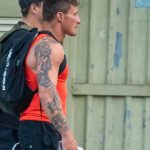 Duży tatuaż z kwiatami na ramieniu mężczyzny - 17.09.2020 - 4