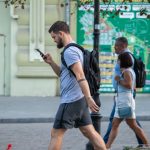 Tatuaż z czarnym paskiem poniżej łokcia na ramieniu faceta - 17.09.2020 - 4