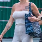 Tatuaż korona i diamenty z napisami na ciele kobiety - 17.09.2020 - 6