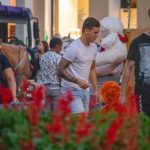 Tatuaż rękawa z lasem na prawym ramieniu młodego chłopaka - 17.09.2020 - 10