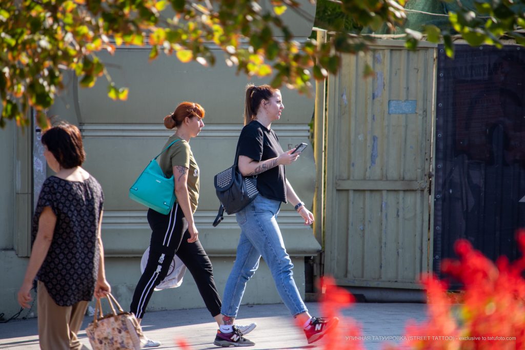 وشم بالورود على أيدي بنات شارع وشم وشم -09 / 21 / 2020-5