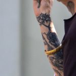 رجلان يحملان وشماً على الوجه والجسم - وشم الشارع - وشم الشارع - 09.21.