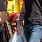 فتاة وشم تظهر الإصبع الأوسط - وشم الشارع - وشم الشارع - 21.09.2019