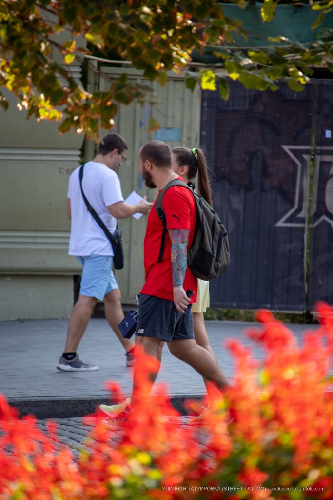 وشم كم ملون مع عجلة قيادة حورية البحر وأخطبوط - وشم شارع وشم شارع 09.21.2020