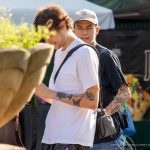 وشم الوردة السوداء على ذراع الرجل الأيسر - وشم شارع وشم - 09.21.2020