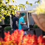 ابتلاع وشم خلف الاذن و جديلة تحت عين الرجل - Street Tattoo-Street Tattoo-09/21 / 2020-1