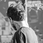 وشم عين في مثلث وزهرة على رقبة الرجل - وشم الشارع - وشم الشارع - 09/21 / 2020-3