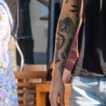العديد من الأوشام على جسد شاب - وشم شارع وشم - 09/21 / 2020-2