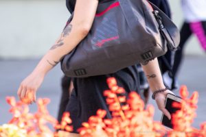 وشم اللانهاية ودائرة بها أزهار على يد الفتاة - وشم الشارع - وشم الشارع - 09.21.