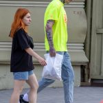 وشم الساعة الرملية على الرقبة والوجه المخيف على ذراع الرجل - وشم الشارع - وشم الشارع - 09/21 / 2020-2