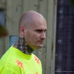 وشم الساعة الرملية على الرقبة والوجه المخيف على ذراع الرجل - وشم الشارع - وشم الشارع - 09/21 / 2020-3