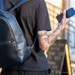 وشم فراشة على رقبة وشم أسود على ذراع الرجل - وشم شارع وشم - 09.21.