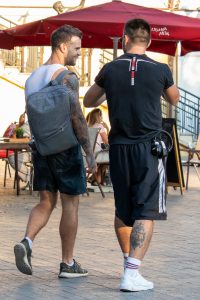 وشم البوصلة والريش للرجال - وشم الشارع - وشم الشارع - 09/21 / 2020-3