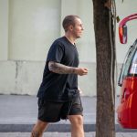 كم وشم بالورود وشجرة نخيل على ذراع الرجل - وشم الشارع - وشم الشارع - 09/21 / 2020-4