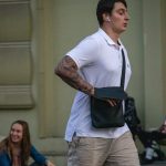 كم وشم للرجل بساعة حمامة بيضاء وزهور وردية - وشم شارع وشم شارع 09/21 / 2020-1